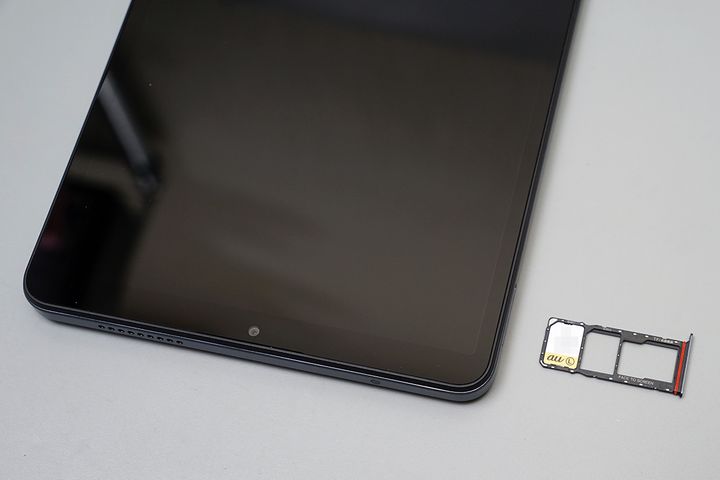 音声電話ができるか、とても心配したのですが、SIMカードを入れるだけでした。