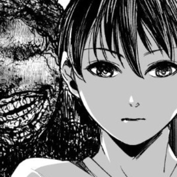 部屋でラジオを聴いていると突然、背中に気配を感じた。そしてラジオからは、アナウンサーとは別の声が聞こえてきた…。 鳩ヶ森(@hatogamori)