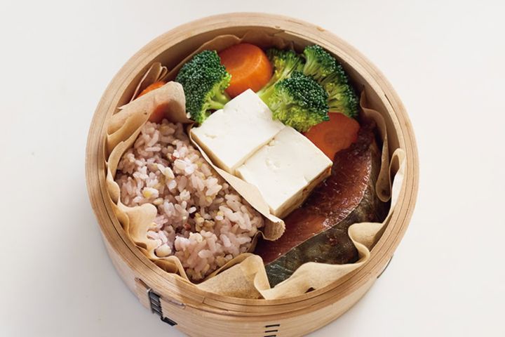 魚とごはんの献立 加熱前