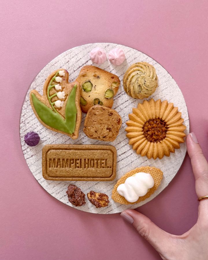 おしゃれでかわいいお取り寄せスイーツ2026◇ 母の日ギフトにもおすすめ、心ときめくクッキー缶＆クッキーサンド【ささやかですてきなもの 大谷有紀 vol.286】