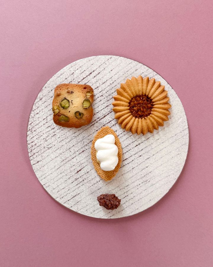 おしゃれでかわいいお取り寄せスイーツ2026◇ 母の日ギフトにもおすすめ、心ときめくクッキー缶＆クッキーサンド【ささやかですてきなもの 大谷有紀 vol.286】