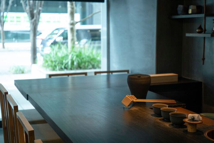 東京駅そばの隠れ家で贅沢体験♪ 大人のためのティーサロン「HIGASHIYA man 丸の内」で都会の鼓動を忘れる静寂のひととき