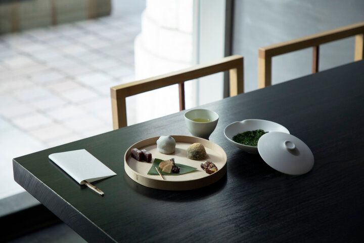 東京駅そばの隠れ家で贅沢体験♪ 大人のためのティーサロン「HIGASHIYA man 丸の内」で都会の鼓動を忘れる静寂のひととき