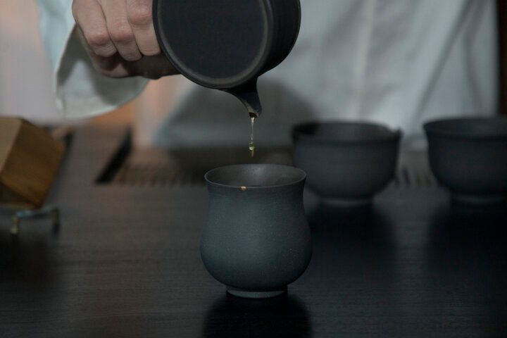 東京駅そばの隠れ家で贅沢体験♪ 大人のためのティーサロン「HIGASHIYA man 丸の内」で都会の鼓動を忘れる静寂のひととき