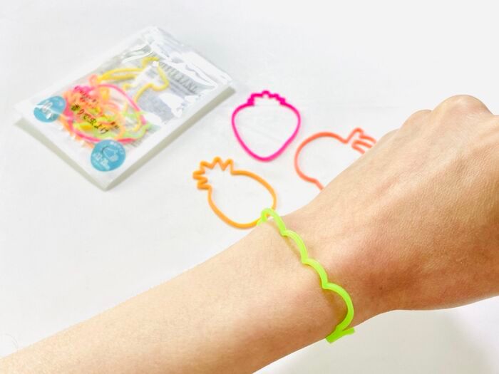 【セリア】可愛すぎて即買い！フルーツ型の〈伸び～るゴム〉がそろそろ必要になってくる季節です♪