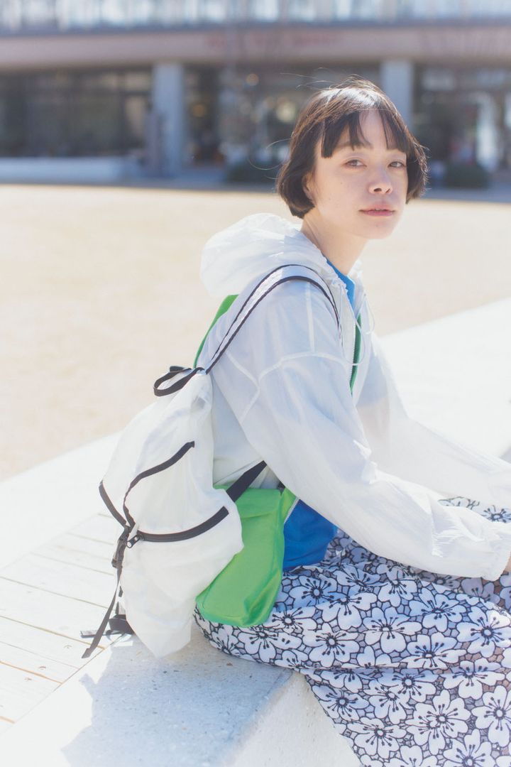 大人のスポーティに、シアーで抜け感をひとさじ