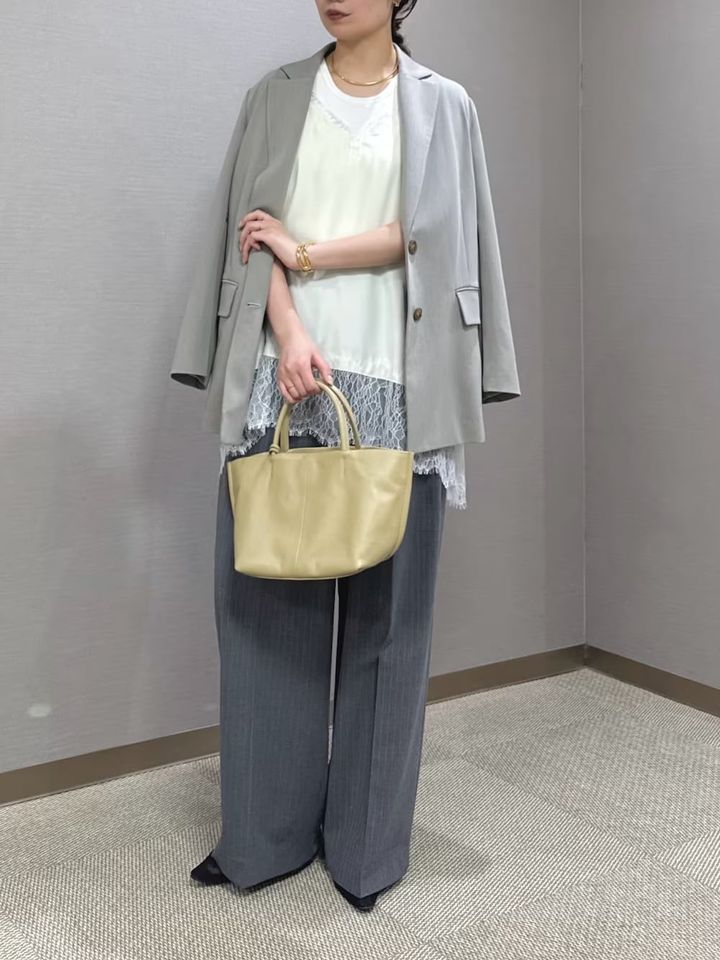 ジャケットのインナーにプラスしてスタイリッシュに 出典：WEAR