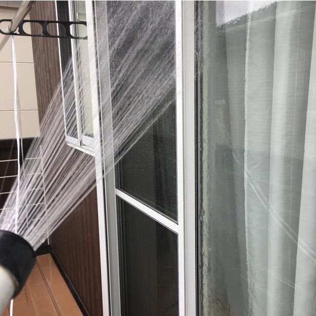 窓やサッシもお掃除 ▶きれいになりました (C)えり