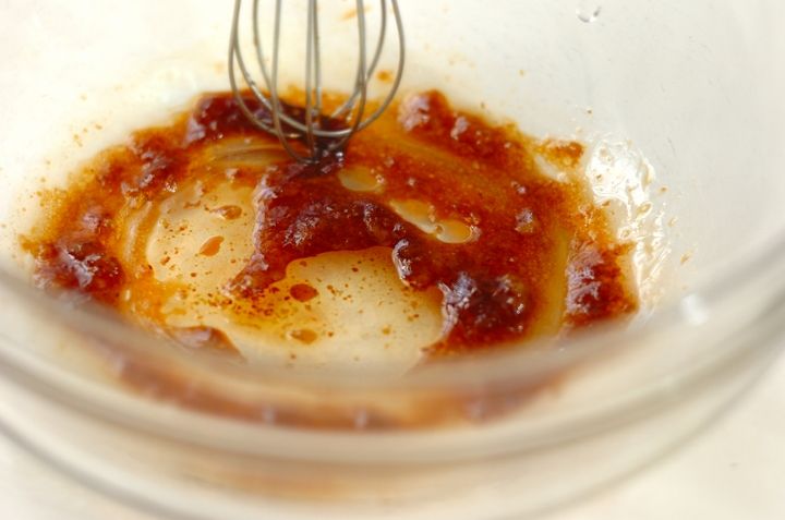 レタスとワカメのラー油和えの作り方1