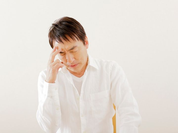 親の介護や環境の快適さに価値を感じて実家に身を置きつつも、先行きの不透明さや周囲の視線に心を乱される人は決して少なくありません。今回は、兵庫県姫路市で暮らす53歳男性のエピソードを紹介します。