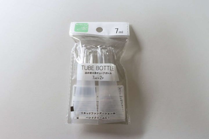 セリアの詰め替え用チューブボトルのパッケージ