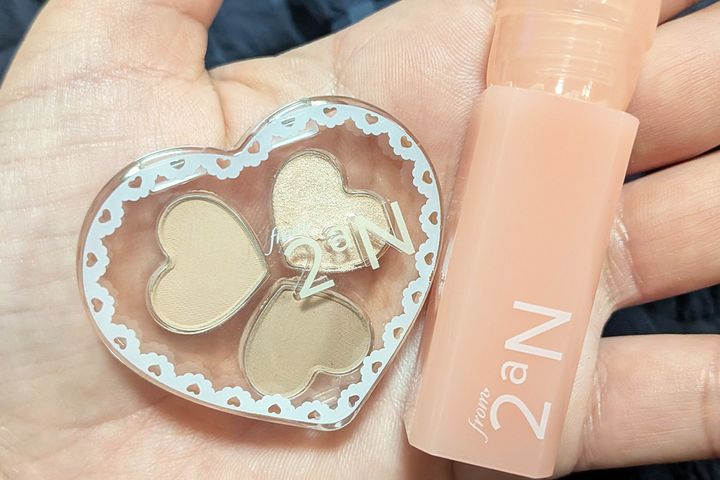 セブンイレブンで購入できるコンビニコスメ「from 2aN」