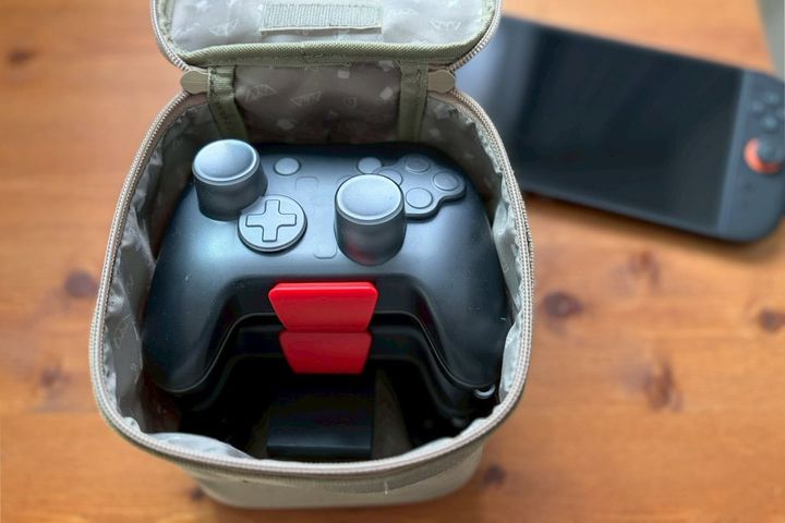 リンネル6月号増刊は「ミラーが取り外せる大きなバニティポーチ」ゲーム機の収納に