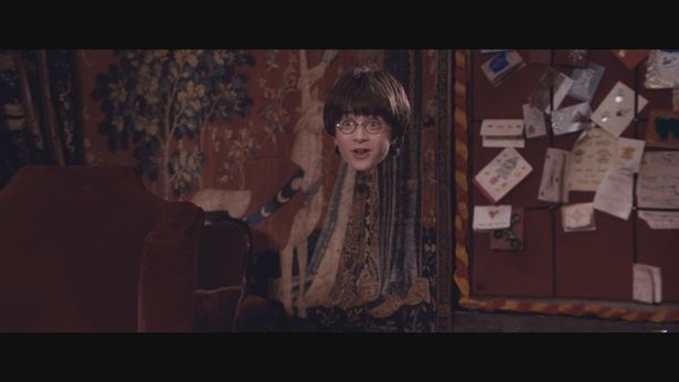 このシーンの撮影方法とは？(『ハリーポッターと賢者の石』) All characters and elements [c] & TM Warner Bros. Entertainment Inc. WB SHIELD: [c] & TM WBEI. Publishing Rights [c]JKR.