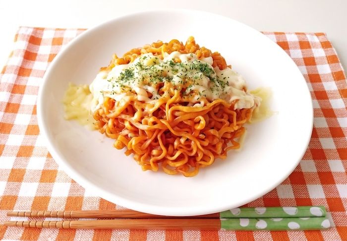 辛ラーメン汁なしアレンジ チーズトッピングイメージ