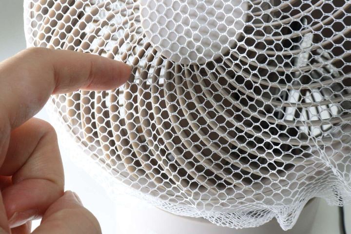 ダイソーの指詰め防止のサーキュレーターカバー（無地、ホワイト）