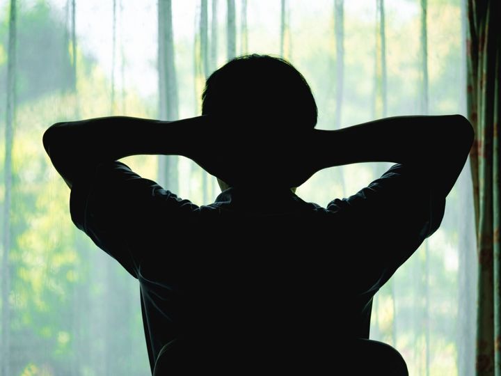 離婚を機に親元へ身を寄せ、独身という身軽さを活かして両親の介助や家守りを担いつつ、自身の将来に向けた立て直しを図る人も少なくありません。今回は、長崎県長崎市で暮らす42歳・会社員男性のエピソードを紹介します。