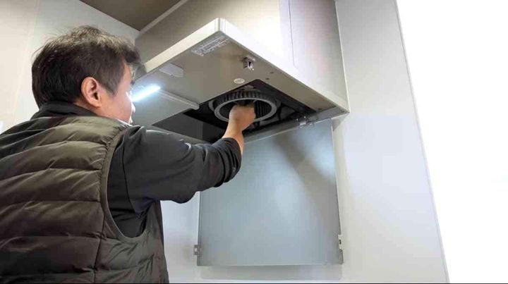 プロの換気扇掃除術