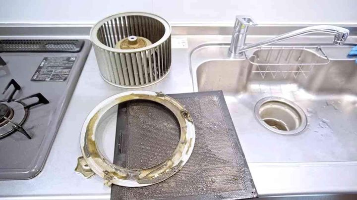 プロの換気扇掃除術