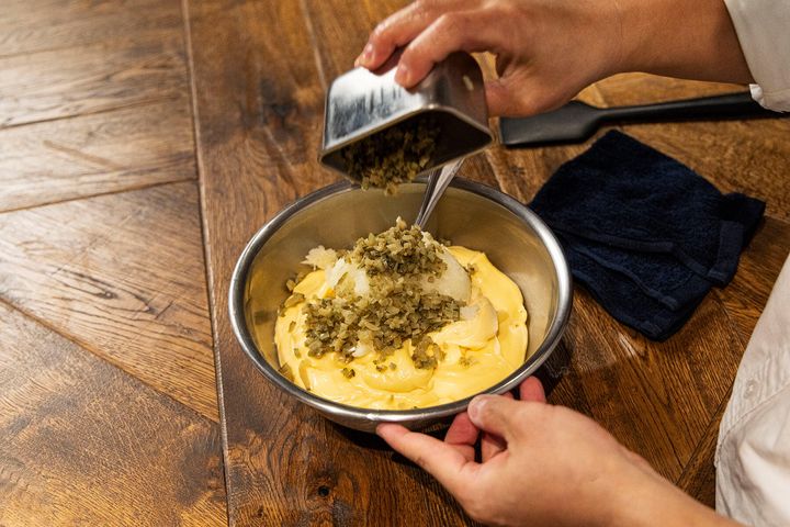 すべての材料をしっかり混ぜ合わせる