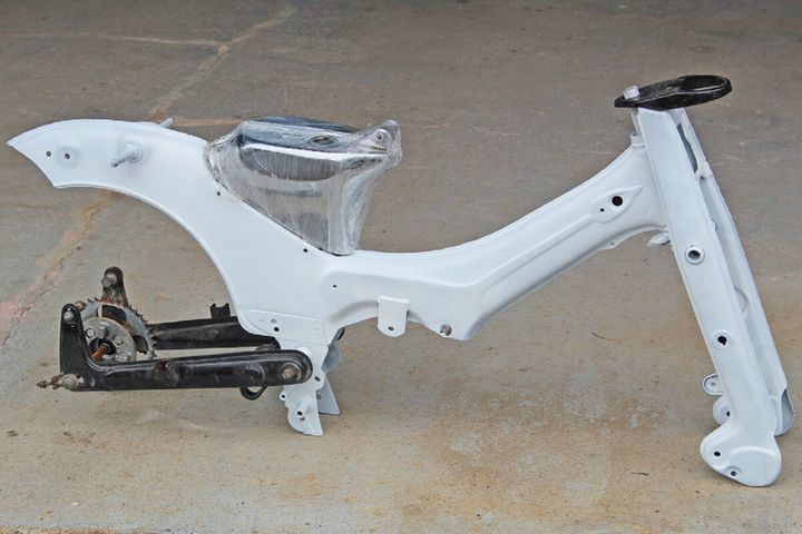 パーツがないなら削ればいい。2年限定の稀少車「ポートカブ」を流用術で再生