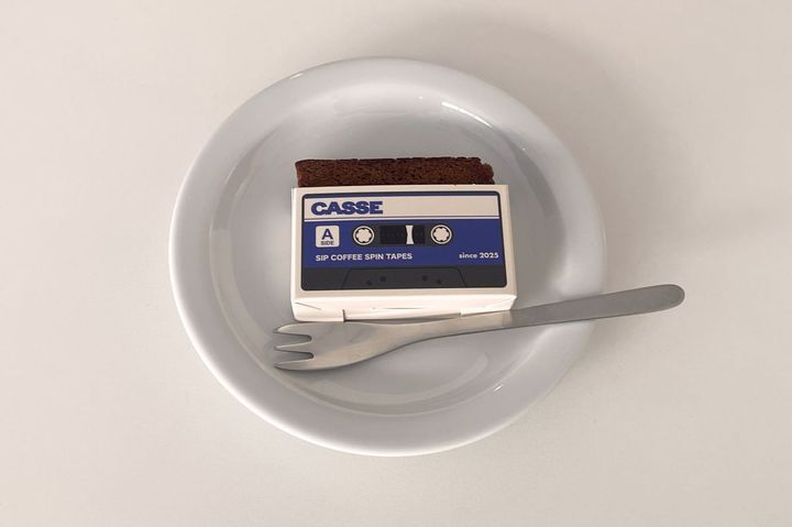 「カセットテープパウンドケーキ（チョコレート）」660円