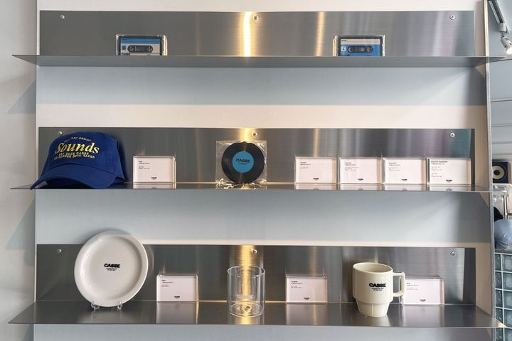 「Cap」3980円、「Coaster」880円、「Plate」1850円、「Ice glass」2980円、「Mug」3500円