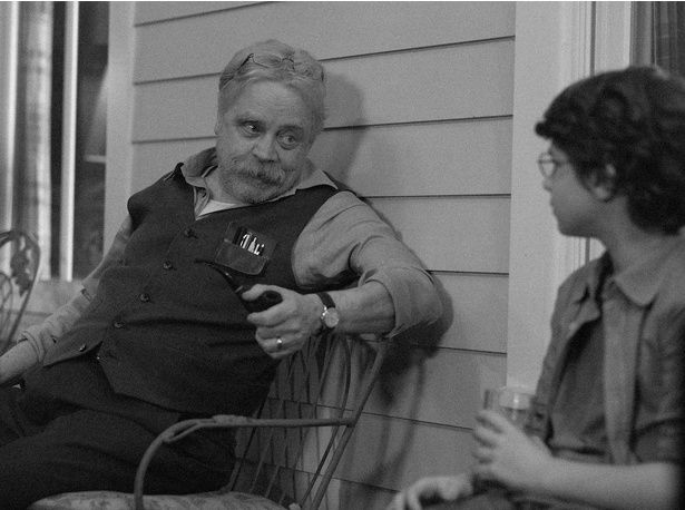 【写真を見る】まるで本物の祖父と孫！名優マーク・ハミルと幼いチャック役ベンジャミン・パジャックの撮影現場での様子 [c] 2024 DANCE ANYWAY, LLC. ALL RIGHTS RESERVED.