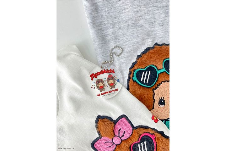 モンチッチTシャツが登場。アクリルキーホルダー付き