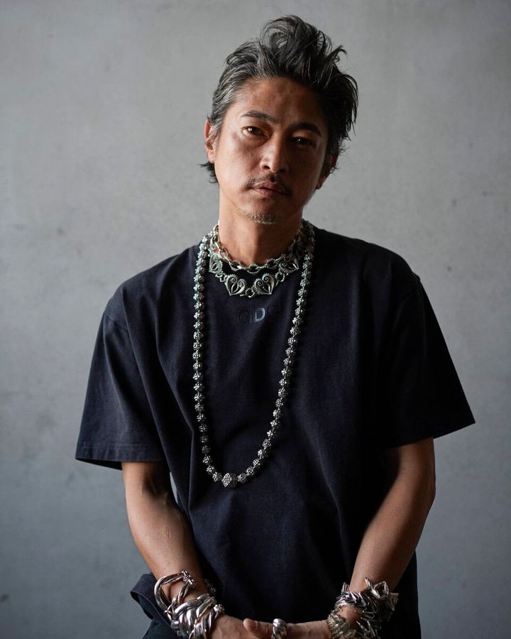 静と動のコントラストが際立つビジュアルも、今回のコラボレーションを語るうえで見逃せないポイントになっている。