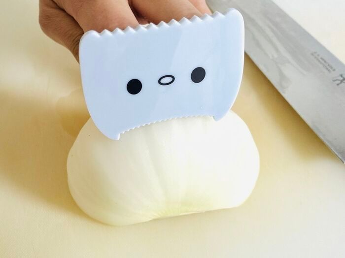 かわいいお顔→指に装着！「ん、一体どう使う？」セリアでうっかりを防いでくれるスグレモノの正体は♪