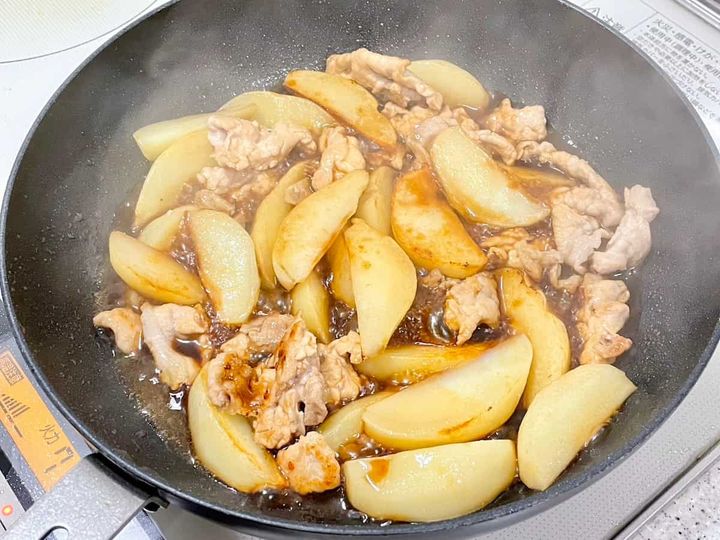 じゃがいもと豚肉の照り焼き