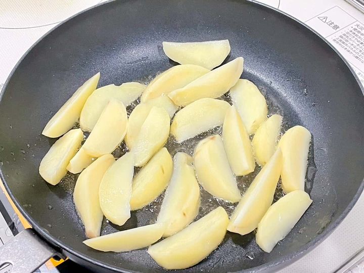 じゃがいもと豚肉の照り焼き