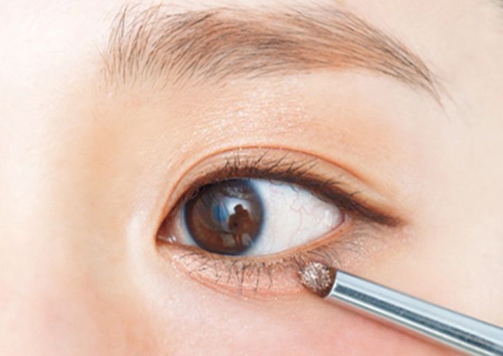 アイメイク過程