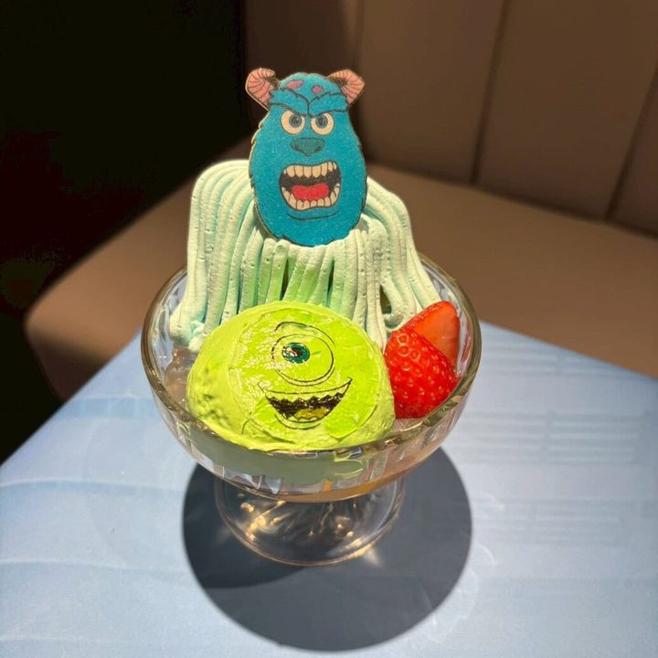 ＜サリー＆マイク＞相棒パフェ