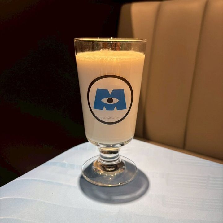 ＜モンスターズ社＞バナナヨーグルトスムージー