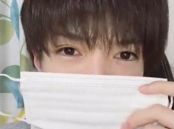 【写真・画像】なにわ男子・西畑大吾️のそっくりさん、マスクを外した素顔に驚きの声「似てる」「とりあえずイケメン」 1枚目