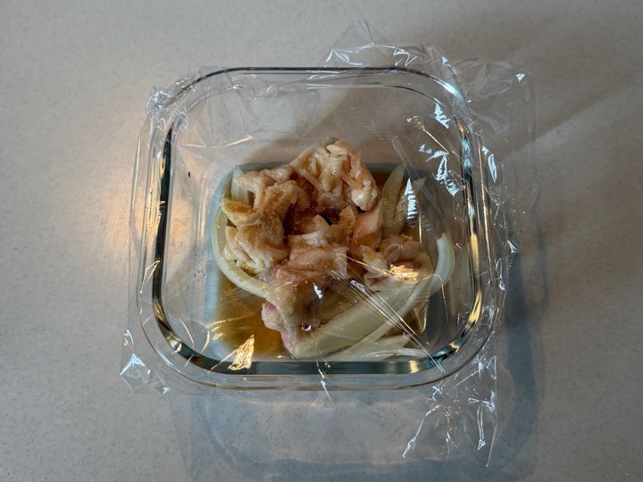 耐熱容器にラップする