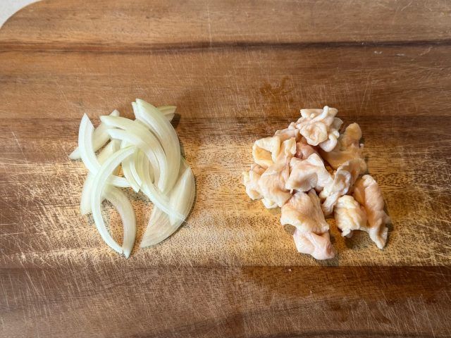 たまねぎと鶏皮