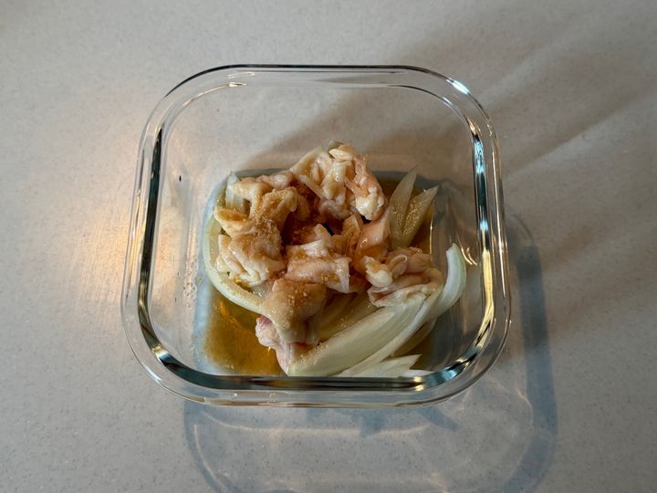 耐熱容器に材料を入れる