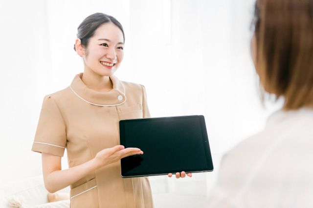 タブレット 説明 女性