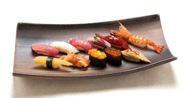 4階「築地すしくろ」(寿司)