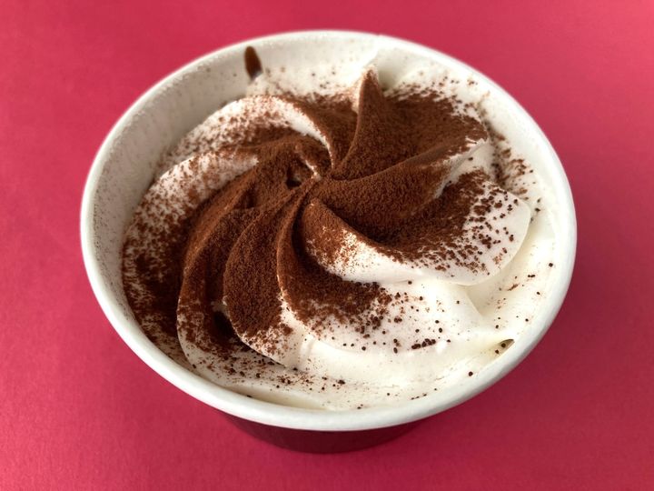 「うめーーーー！」「チョコ欲が満たされた！」【ローソン】「とろけるチョコソースのガトーショコラ」