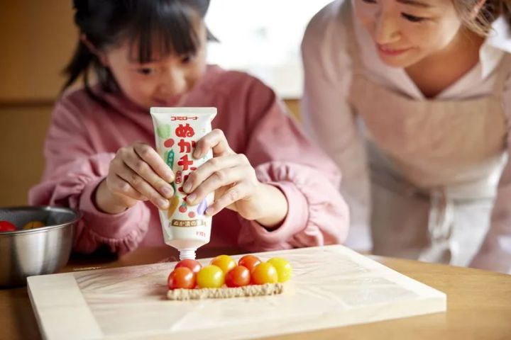 ぬかどこ管理が不要なチューブ型のぬか漬けの素