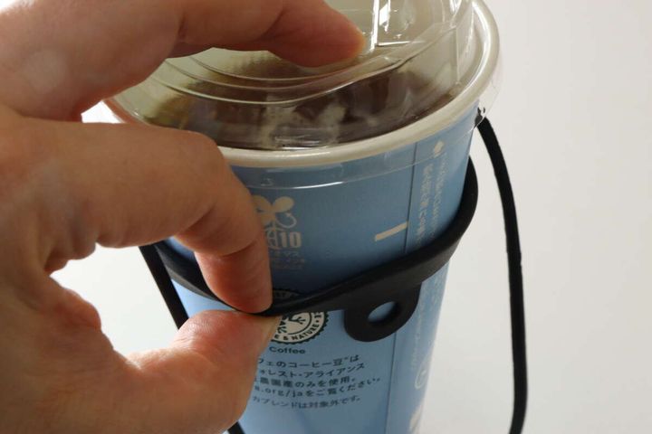 ダイソーのシリコンドリンクカップホルダーの使用例