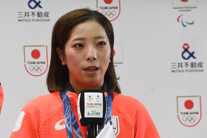 画像: 終了後の会見で「たくさんの方々に私たちの名前を呼んでいただけて、思いがこみ上げてしまって、泣きそうになってしまったんですけど、たくさんの方に応援されて、私たちは支えられて、ここにこの場にいるんだなということを実感しました」とパレードの感想を明かした。