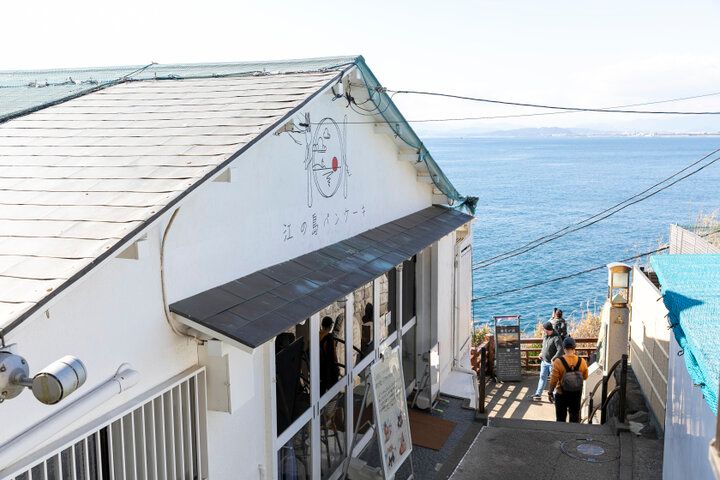 潮風と甘い香りに誘われる♪江の島の歴史を受け継ぐカフェ「江の島パンケーキ」