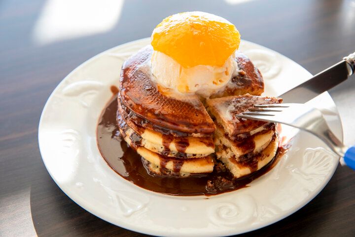 潮風と甘い香りに誘われる♪江の島の歴史を受け継ぐカフェ「江の島パンケーキ」