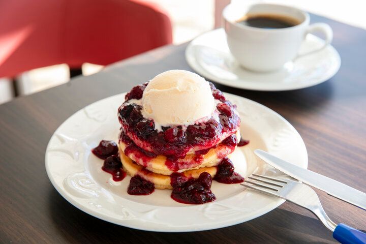 潮風と甘い香りに誘われる♪江の島の歴史を受け継ぐカフェ「江の島パンケーキ」