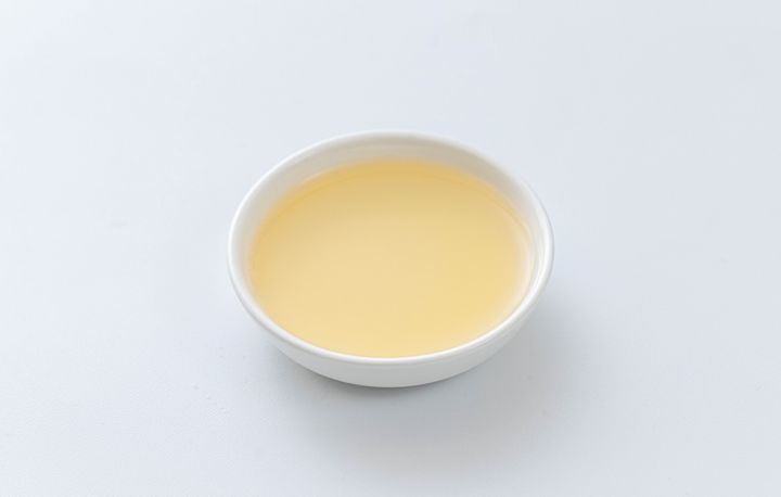 小皿に出したレモン汁